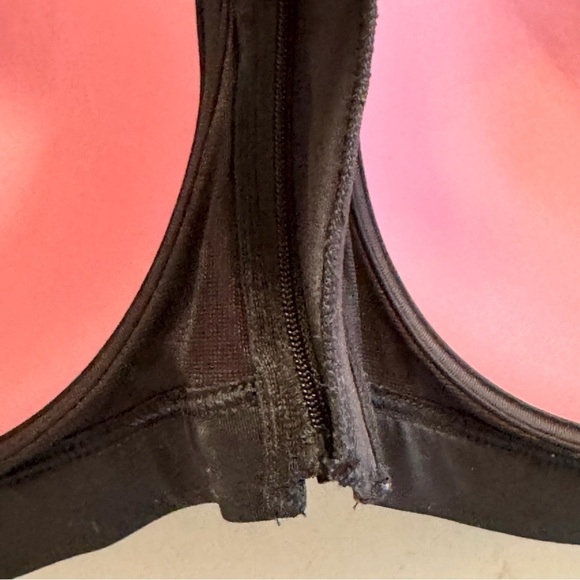 PINK Victoria's Secret Burgundy Ultimate Push Up Sports Bra - Picture 10 of 11